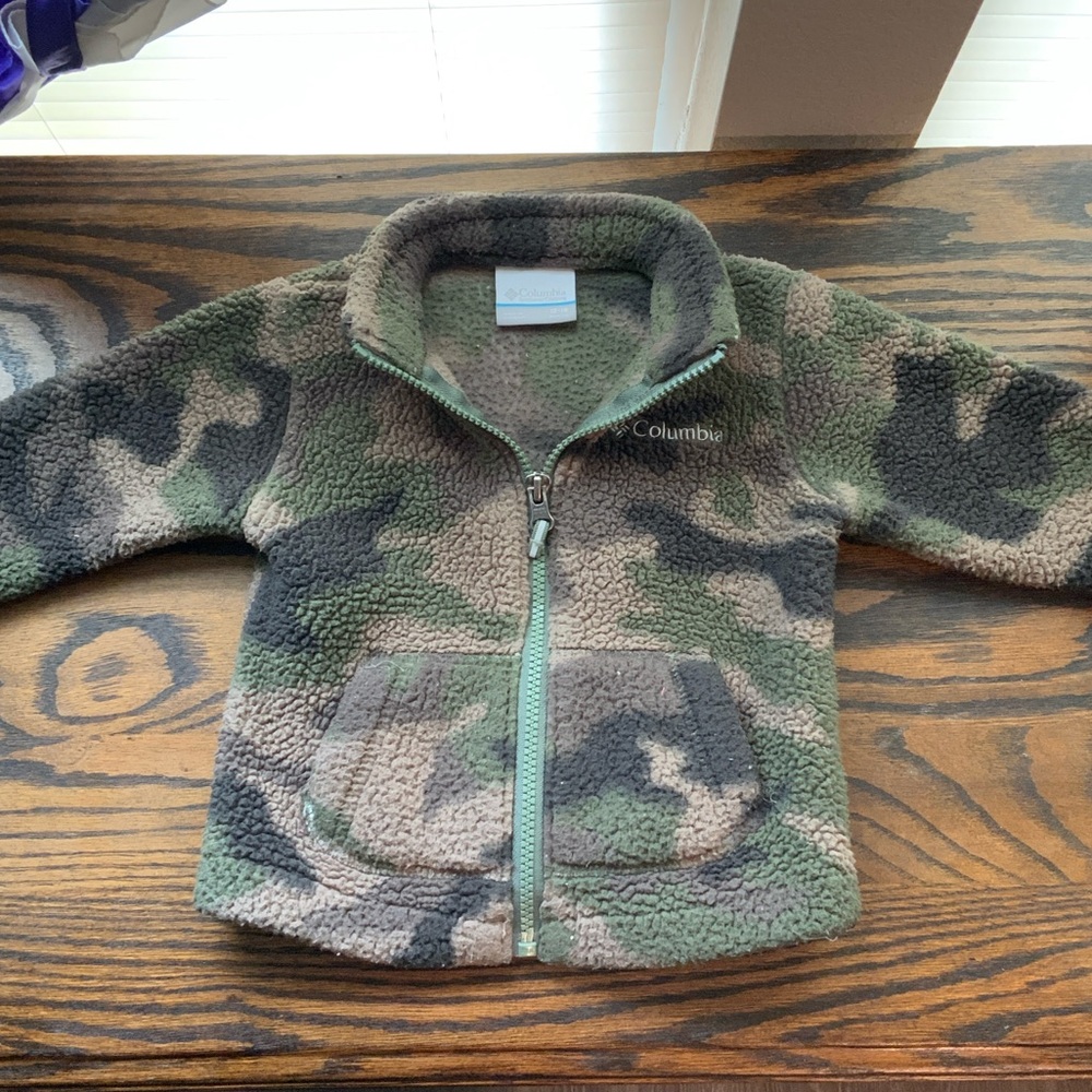 Columbia Green and Brown Camouflage Fleece Jacket